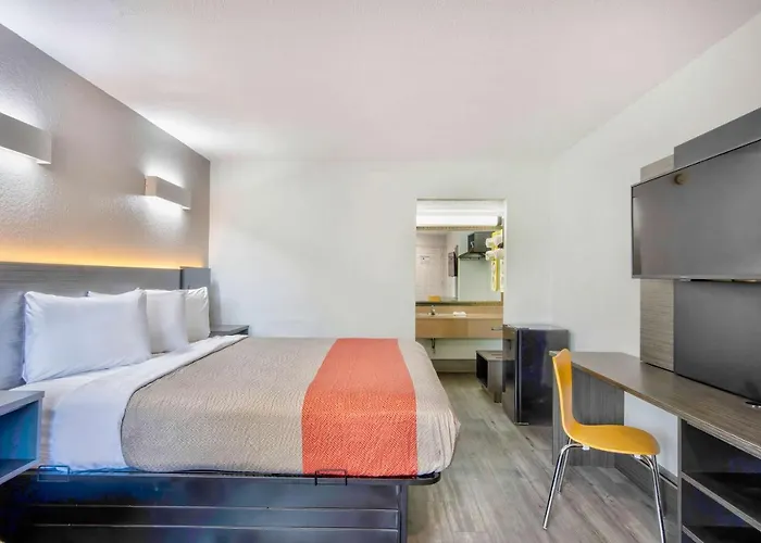 Hotel 6-lafayette, La Lafayette