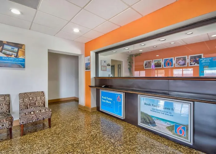 6-lafayette, La 3*