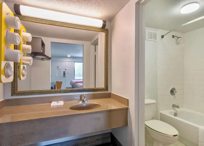 6-lafayette, La Hotel 3*