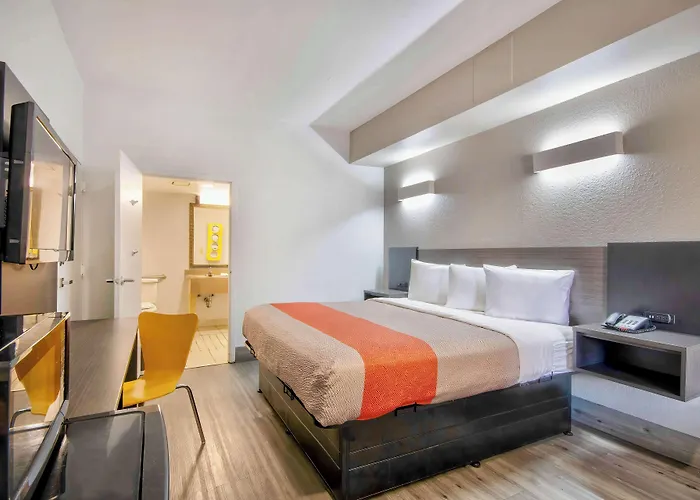 Hotel 6-lafayette, La 3*