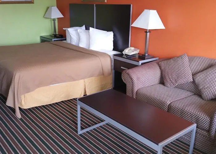 6-lafayette, La Hotel