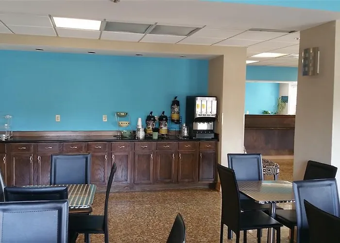 6-lafayette, La Hotel